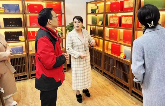 原恩施州陈晓燕副州长到羽叶集茶业武汉运营中心考察指导工作